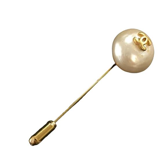 Authentic CHANEL CC Logo Faux Pearl Brooch Pin - Picture 1 of 7